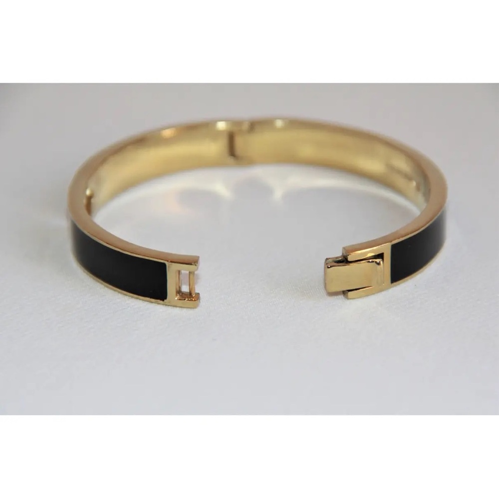KATE SPADE Hole Punch Spade Enamel Hinged Bangle Bracelet - Gold/Black - Picture 8 of 15
